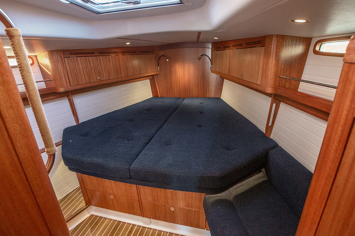 arcona-435-master-cabin