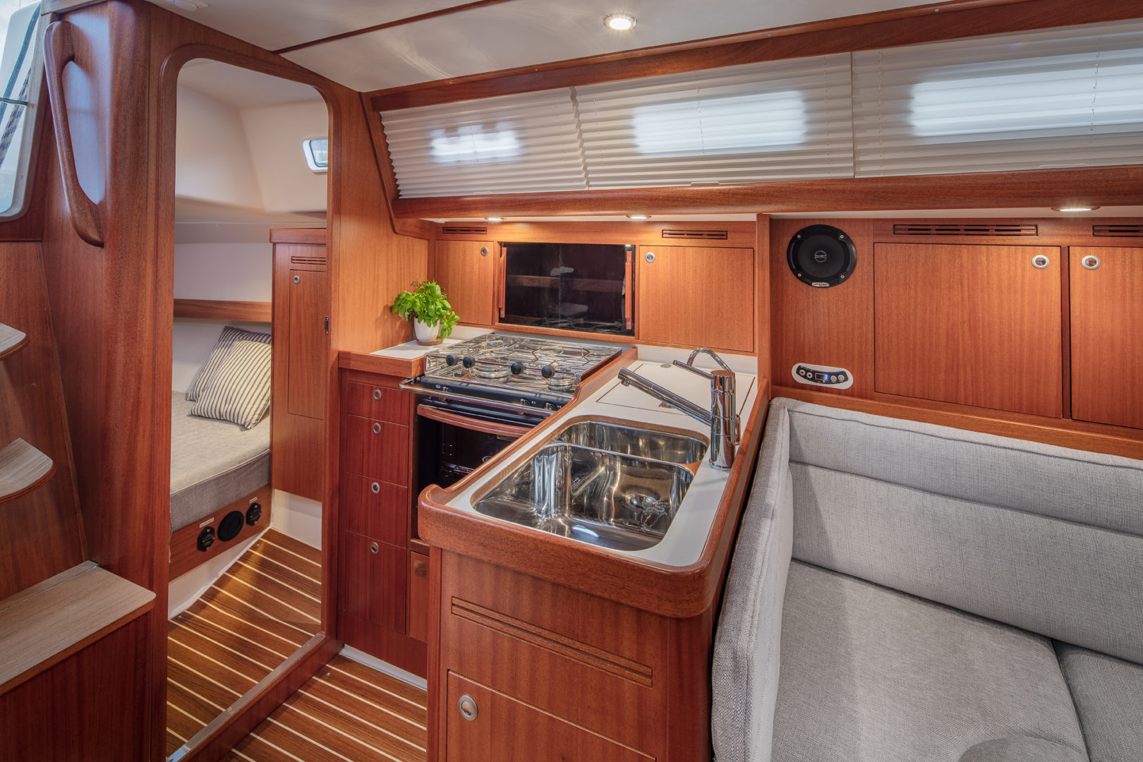 arcona_345__c0a3760web_ppoint_mm_hd-1620x1080