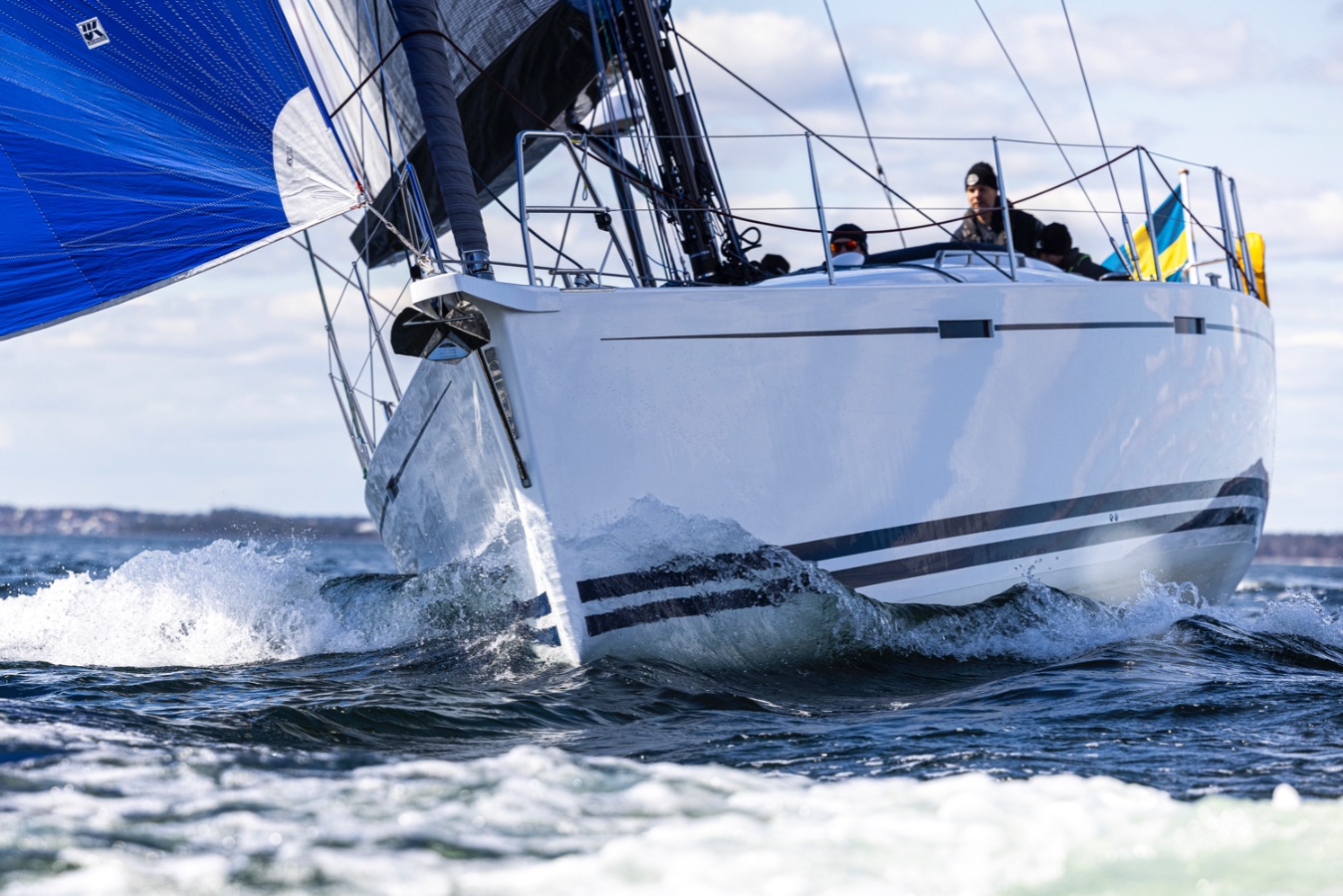 trygg_arcona_-465_carbon_jungfru_apr_21_450
